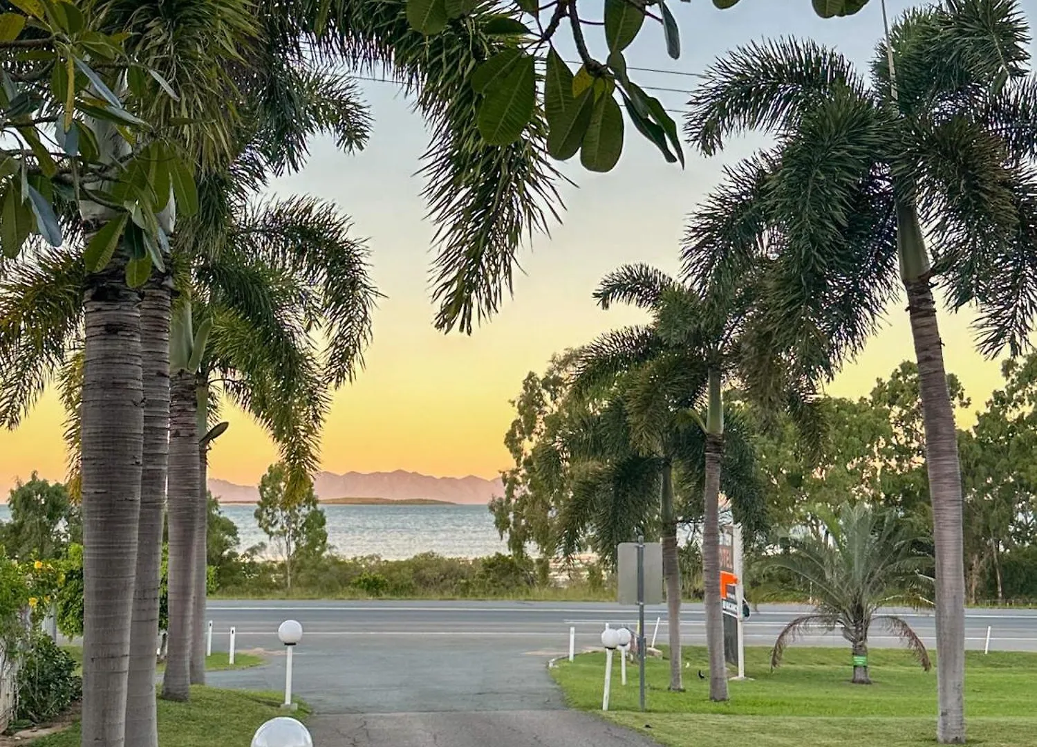 ***  Ocean View Motel Bowen Australia
