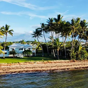 Holiday home Absolute Beachfront House-family Time, Bowen